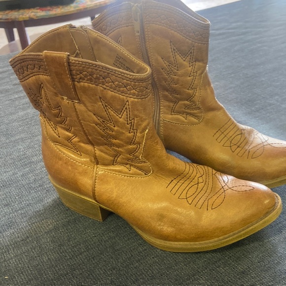 Coconuts by Matisse Shoes Coconuts By Matisse Pistol 8 Poshmark